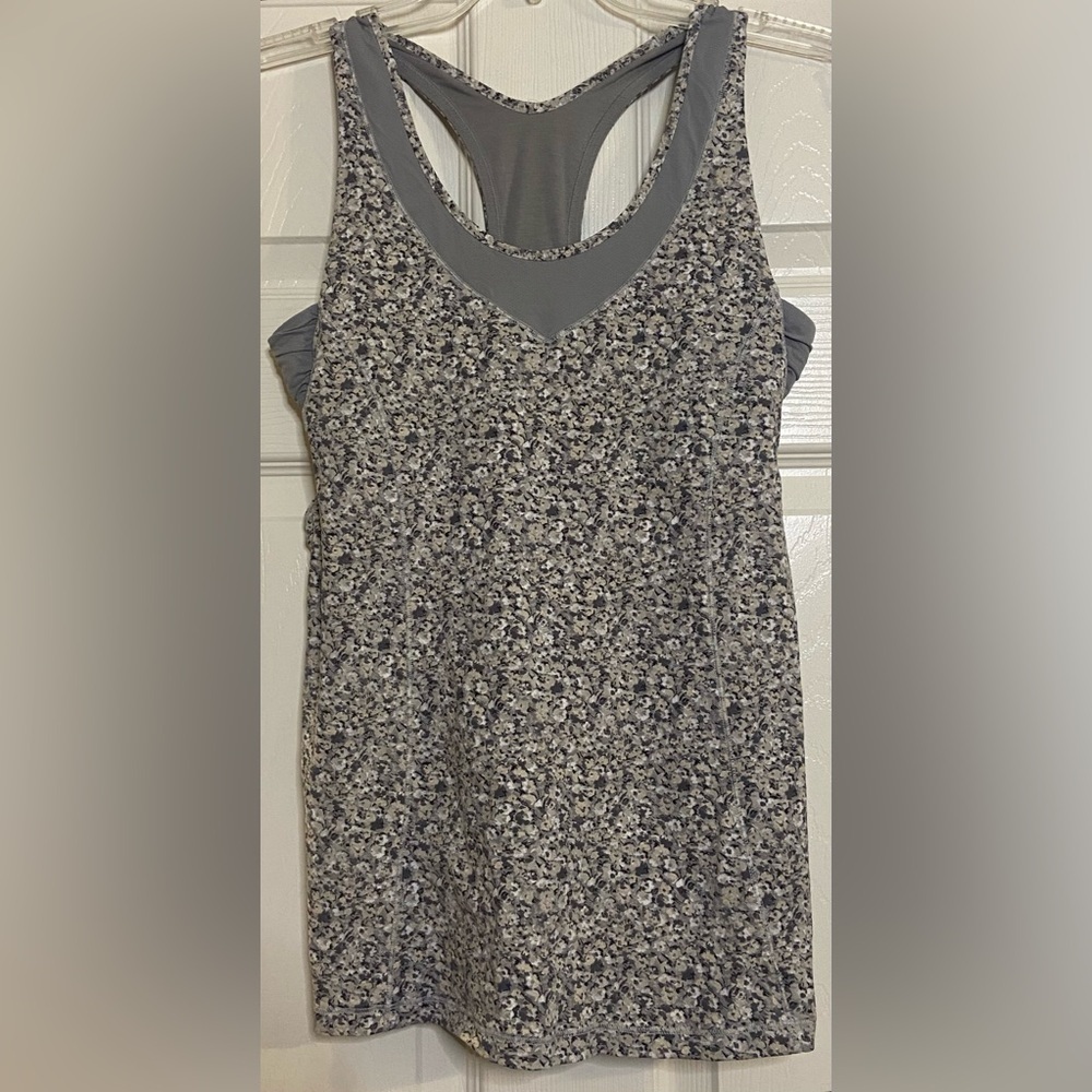 Lululemon Tank Top Womens Size 8 Gray Printed Build In Bra Tone It Tank Athletic
